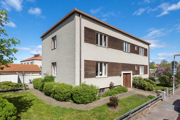 8 rum villa på Jernberghsgatan 2 Söder, Eskilstuna kommun - bild 1
