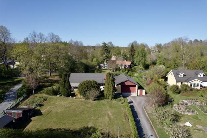 4 rum villa på Sverkersvägen 4 Glömsta, Huddinge kommun - bild 1