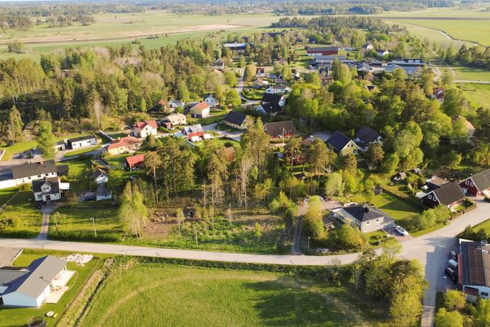 Generös tomt om 1186 kvm i populära Foghammar i Alunda, Alunda, Östhammars kommun