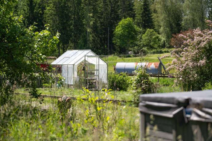 4 rum Gård utan jordbruk på Näsbybacka 175 Näsbybacka strax utanför Frövi Lindesbergs kommun - bild 49