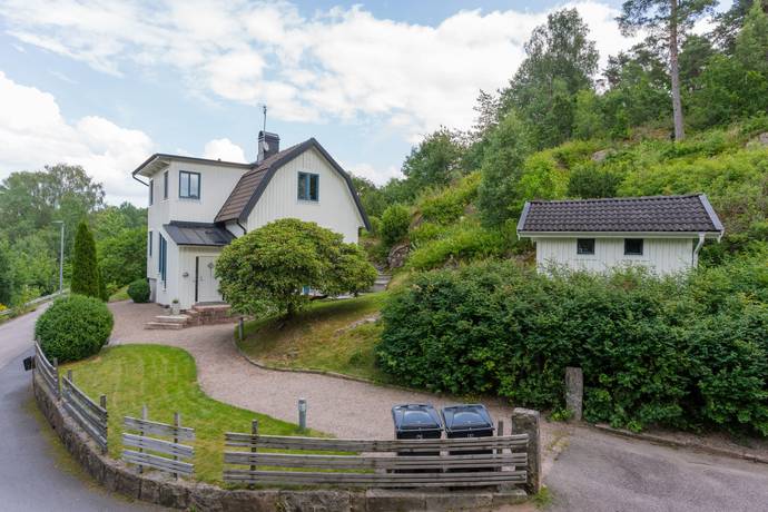 4 rum villa på Fredriksborgsgatan 7 Furuberg, Borås kommun - bild 1