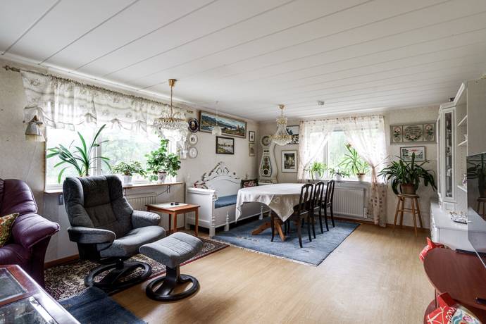 5 rum Gård med jordbruk på Kallernäs Dalhem 190 Kallernäs Lindesbergs kommun - bild 14
