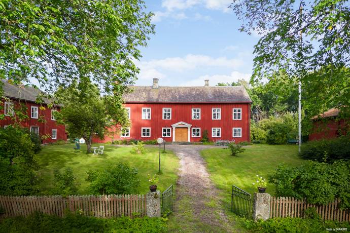 10 rum villa på Väse prästgård 616 Väse, Karlstads kommun - bild 1