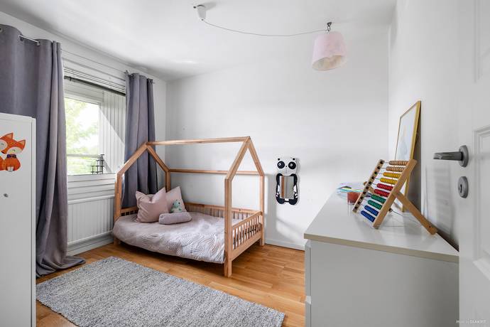 6 rum Radhus på Ängsullsvägen 5 Kälvesta Stockholms kommun - bild 17