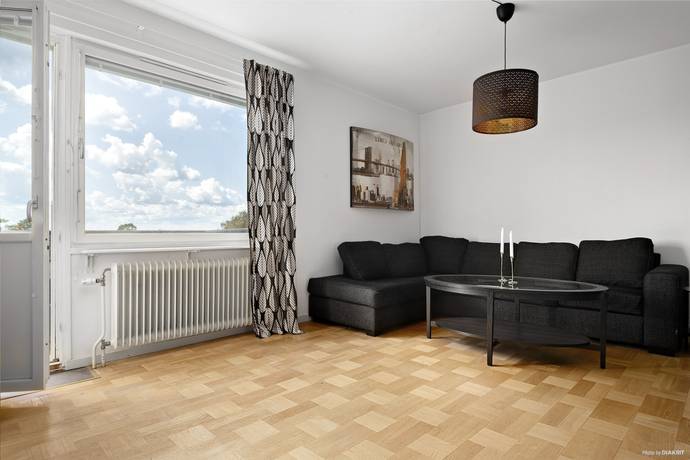 2 rum lägenhet på Tullingebergsvägen 14 Tullingeberg, Botkyrka kommun - bild 1