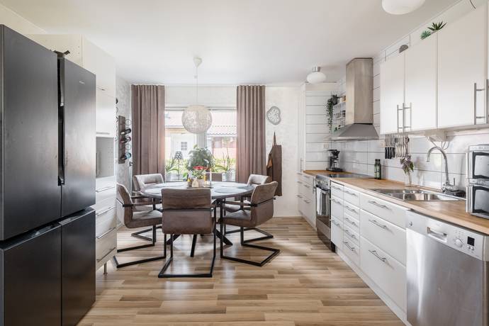 4 rum lägenhet på Barkvägen 149 A Södra Ryd, Skövde kommun - bild 4