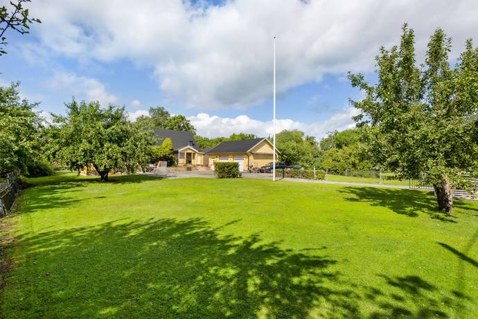 7 rum Villa på Stavsborgsvägen 51 Stav Ekerö kommun - bild 2