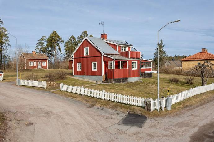 5 rum villa på Hantverkarvägen 19 Alunda, Östhammars kommun - bild 1