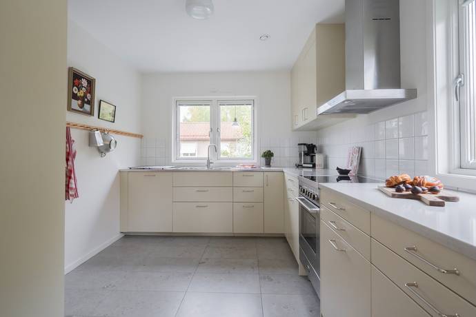 7 rum villa på Mölnbovägen 24 Örby, Stockholms kommun - bild 5