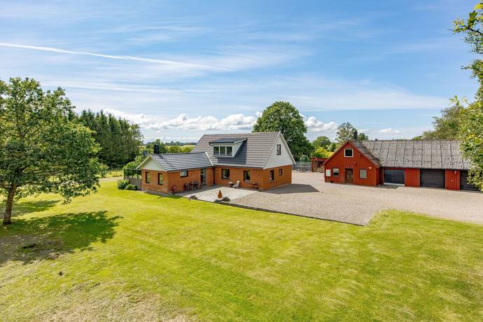 gård utan jordbruk på Åstorpsvägen 194 Norra Varalöv, Ängelholms kommun - bild 1