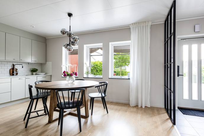 5 rum Villa på Åkersrovägen 55 Åkersberg Enköpings kommun - bild 2