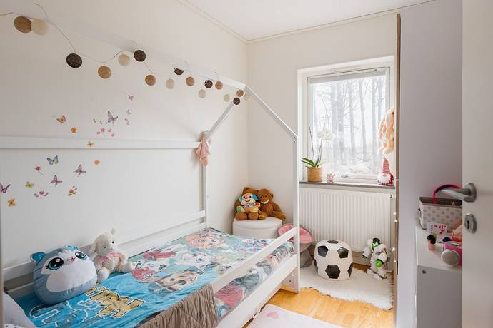5 rum Radhus på Hägnadsgatan 13A Trädgårdsstaden Skövde kommun - bild 20