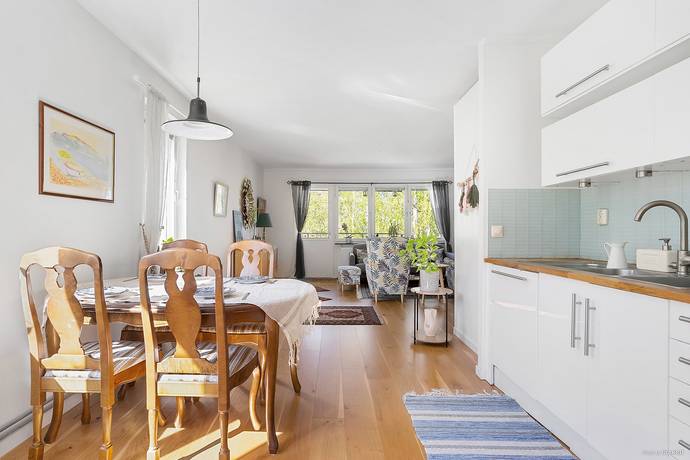 2 rum lägenhet på Ljuskärrsvägen 32 Saltsjöbaden / Ljuskärrsberget, Nacka kommun - bild 1
