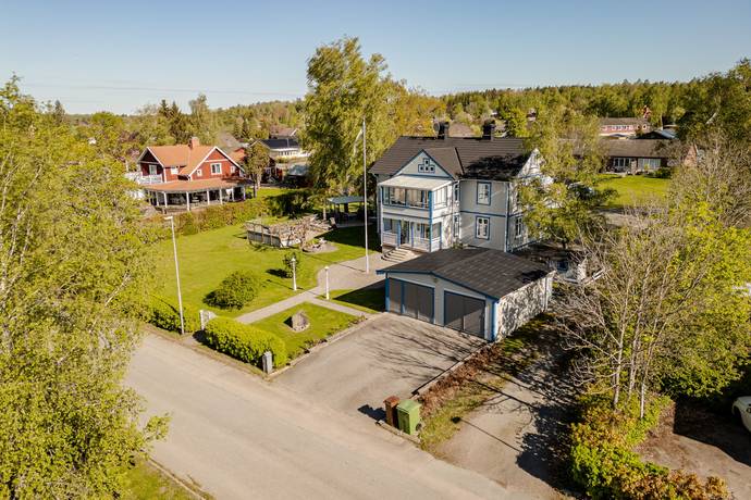 8 rum villa på Johan Törnströms väg 4 Tortuna, Västerås kommun - bild 4