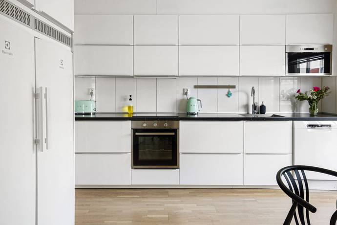 3 rum lägenhet på Mjölnerbacken 61 Rissne, Sundbybergs kommun - bild 2