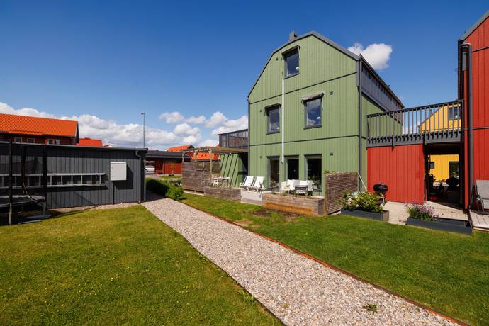 7 rum radhus på Granholmsgatan 28 Ormesta, Örebro kommun - bild 1