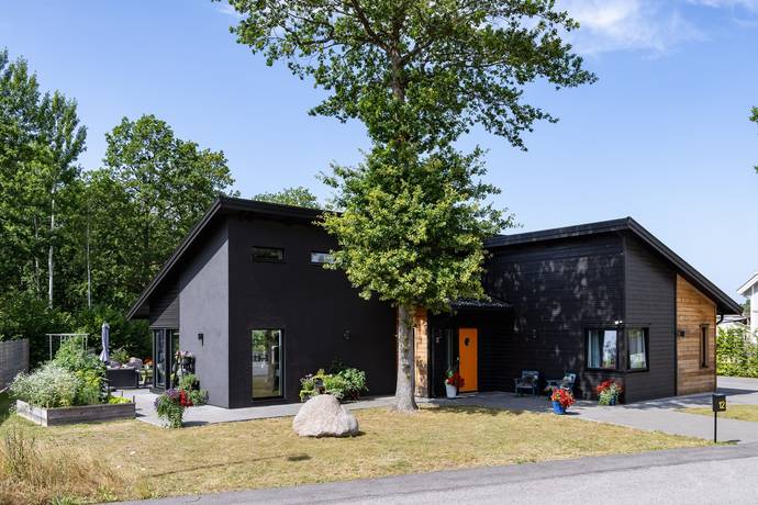 6 rum villa på Salamandergatan 12 Färjestaden, Mörbylånga kommun - bild 1