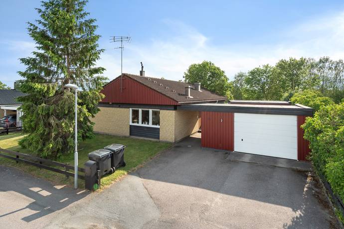 5 rum villa på Fölungevägen 5 Björklinge, Uppsala kommun - bild 1