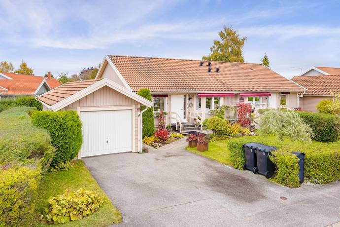 Uttervägen 11, Råda, Lidköpings kommun