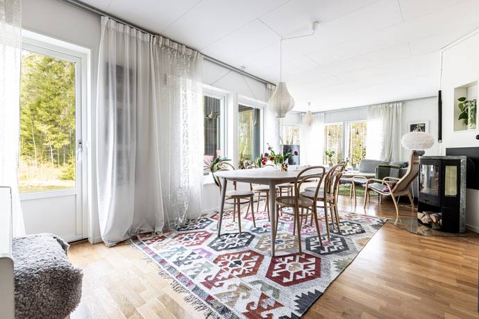 5 rum parhus på Sagovägen 37B Tomtebo/Nydalaviken, Umeå kommun - bild 2