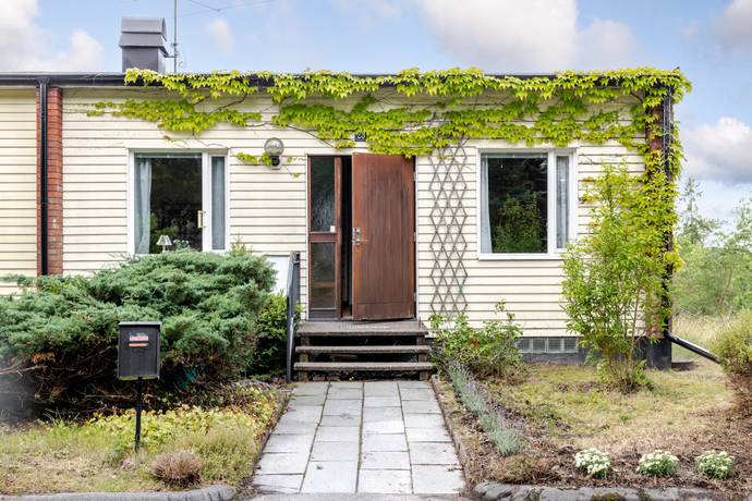 5 rum radhus på Barrstigen 25 Rönninge, Salems kommun - bild 1