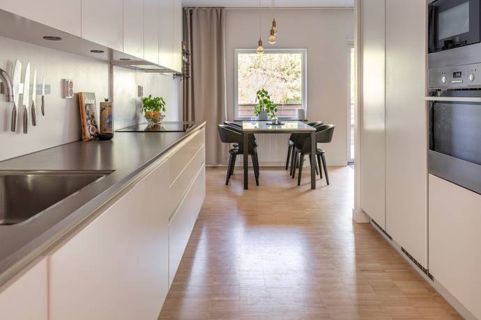 5 rum Radhus på Rådans Gårdsväg 13 Silverdal Sollentuna kommun - bild 9