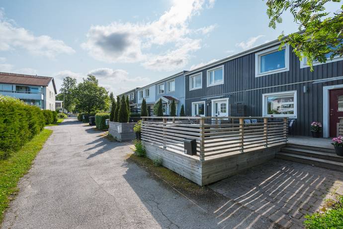 5 rum kedjehus på Kadettvägen 3F Rosersberg, Sigtuna kommun - bild 1