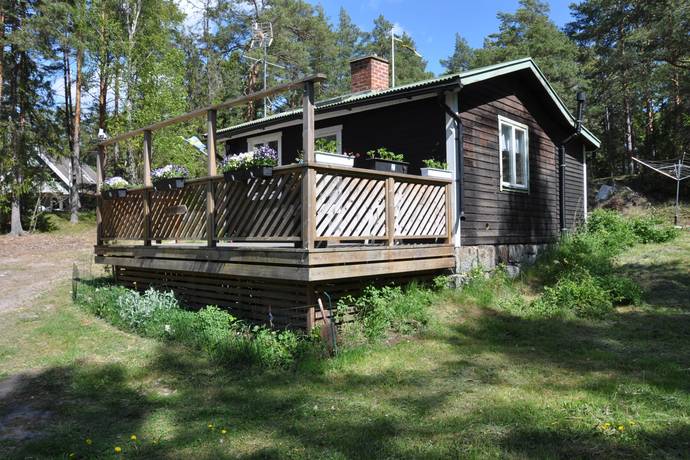 2 rum fritidshus på Ängvägen 21 Ingmarsö, Österåkers kommun - bild 1