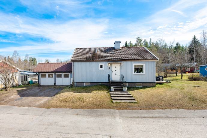 3 rum villa på Råvägen 3 Hamrångefjärden, Gävle kommun - bild 1