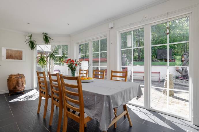 4 rum villa på Åkersbergsvägen 12 Adolfsberg, Örebro kommun - bild 2