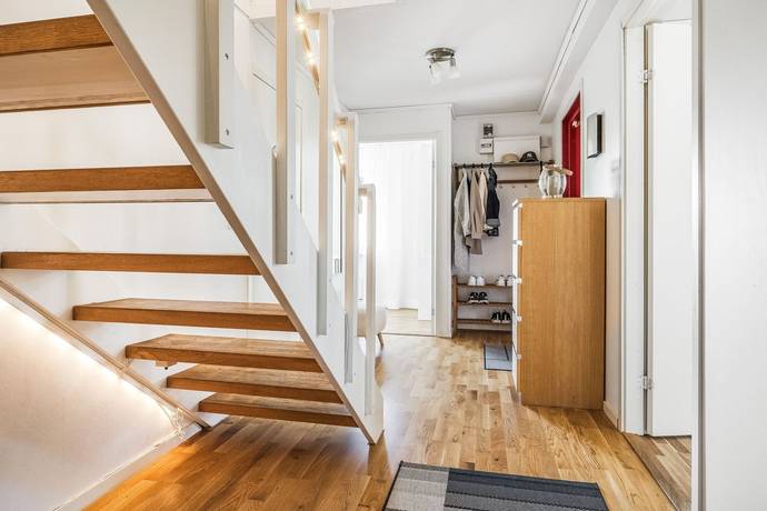 8 rum Radhus på Grenadjärgatan 13 Södra Skiljebo Västerås kommun - bild 41