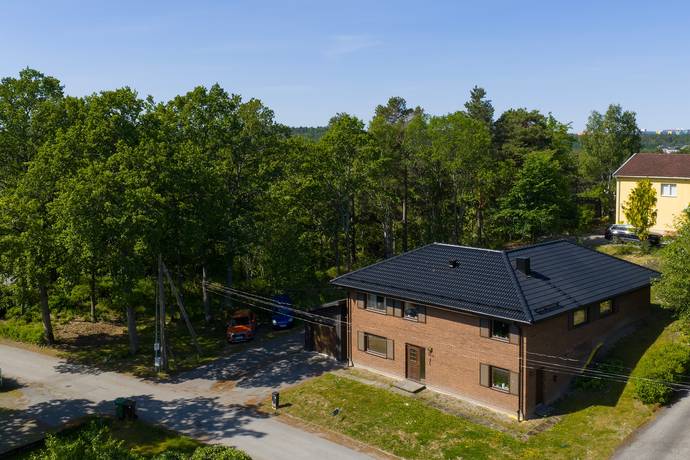 6 rum villa på Stenbrottsvägen 18A Kynäs, Huddinge kommun - bild 1