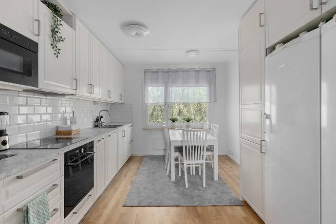 3 rum lägenhet på HELSINGÖRSGATAN 28, Vån 4/5 Kista, Stockholms kommun - bild 1