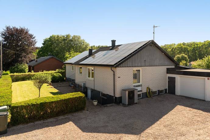 6 rum villa på Sandlyckevägen 2 Åled, Halmstads kommun - bild 1