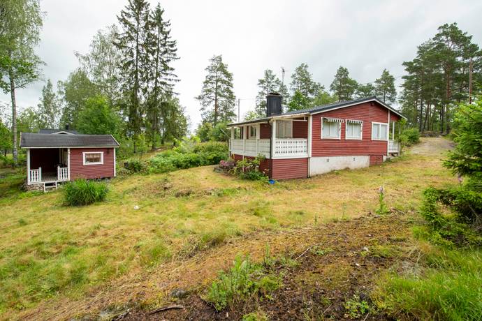3 rum vinterbonat fritidshus på Kalkstensvägen 28 Munga, Västerås kommun - bild 1