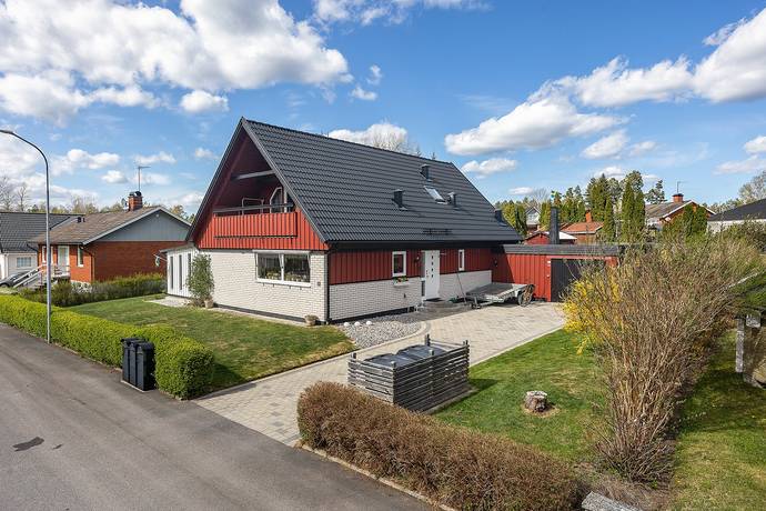 6 rum villa på Ringsbergsgatan 18 Hovmantorp, Lessebo kommun - bild 1