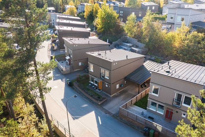 Dalgångsslingan 15, Västra Balingsnäs, Huddinge kommun