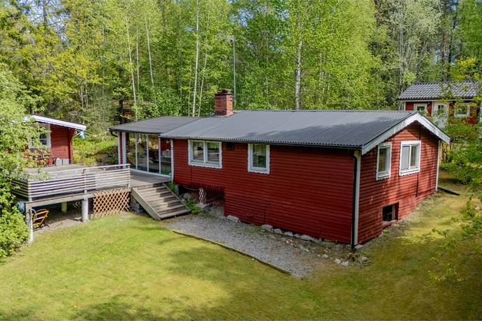 3 rum vinterbonat fritidshus på Lundbyslingan 33 Djupvik, Strängnäs kommun - bild 1