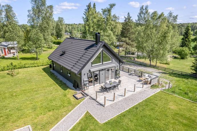 4 rum villa på Smedstorpsvägen 3 Bro - Håbo-tibble, Upplands-Bro kommun - bild 1