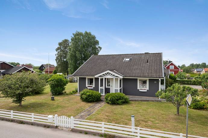 6 rum villa på Brantaforsvägen 25 Kallinge, Ronneby kommun - bild 1