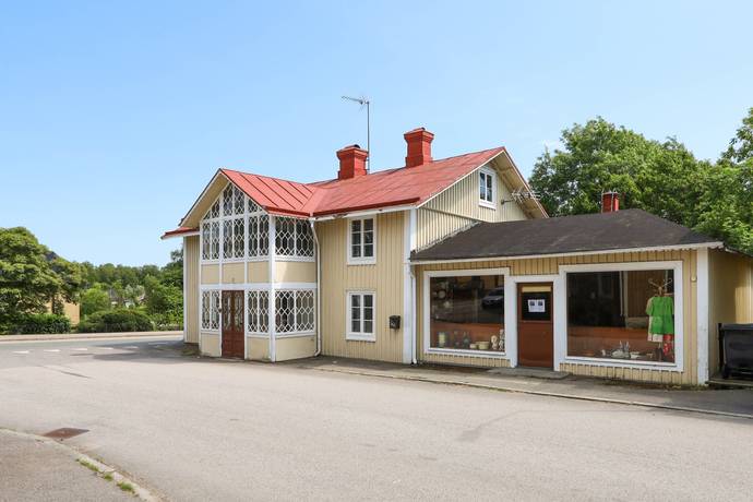 8 rum villa på Järnvägsgatan 1 Ryd, Tingsryds kommun - bild 1