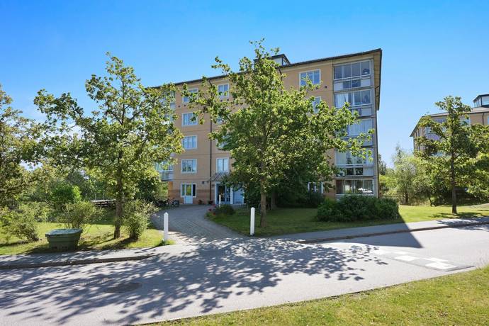3 rum lägenhet på Bergmossevägen 21, 3 tr Holmviksskogen, Värmdö kommun - bild 2