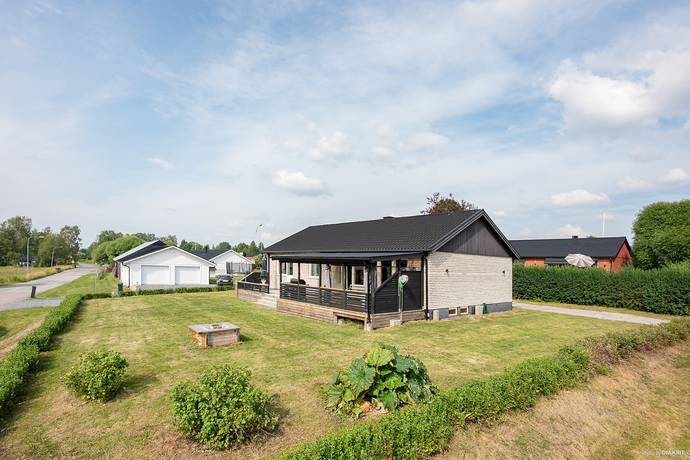 5 rum villa på Räfsgränd 1 Svartbjörnsbyn, Bodens kommun - bild 1