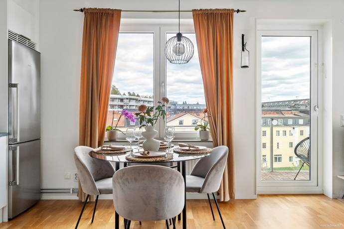 2 rum lägenhet på Sandstuguvägen 53 Uttran, Botkyrka kommun - bild 2