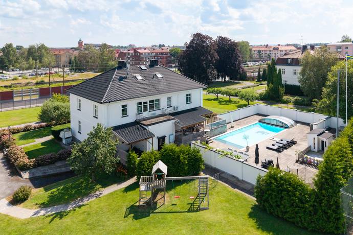 10 rum villa på Järnvägsgatan 11 Kumla, Kumla kommun - bild 2