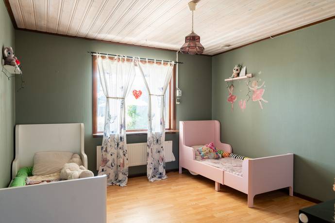 5 rum Villa på Usterstavägen 42 Näs Hallstahammars kommun - bild 16