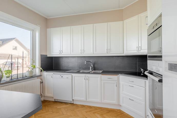 8 rum Villa på Lyckhemsgatan 1 Fredriksberg Vänersborgs kommun - bild 8