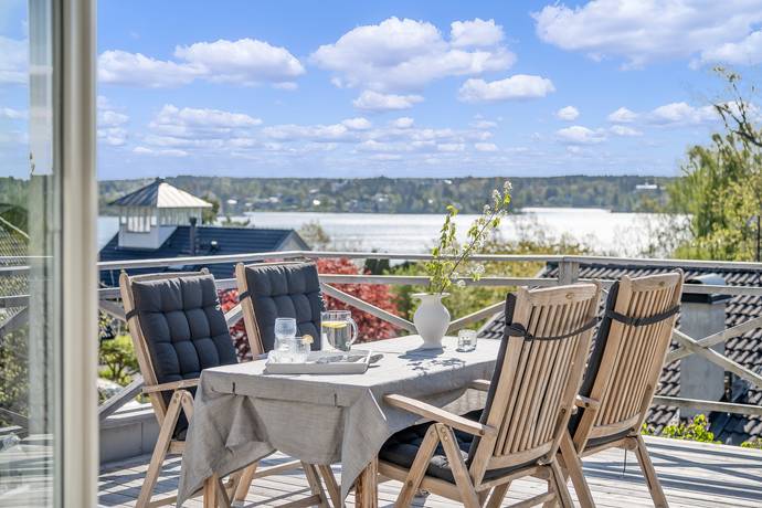 9 rum villa på Bergklintsvägen 1 Huddinge, Huddinge kommun - bild 2