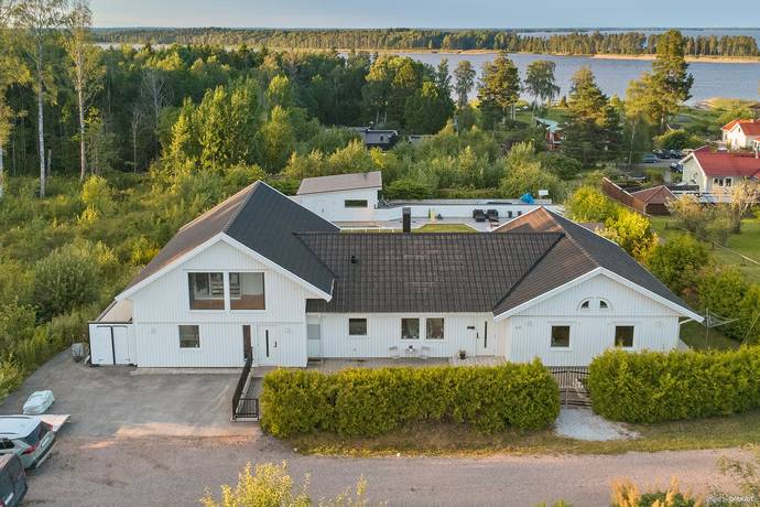 9 rum villa på Evavägen 20 Hjälmarbaden, Örebro kommun - bild 3