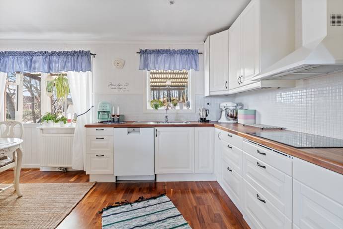 6 rum Villa på Runnavägen 42 Runna Kungsörs kommun - bild 5